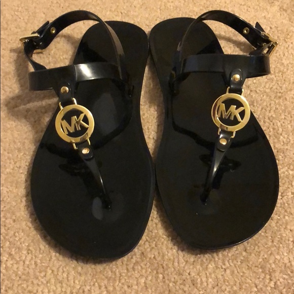 Michael kors flip flops 💖💖 - Picture 1 of 7